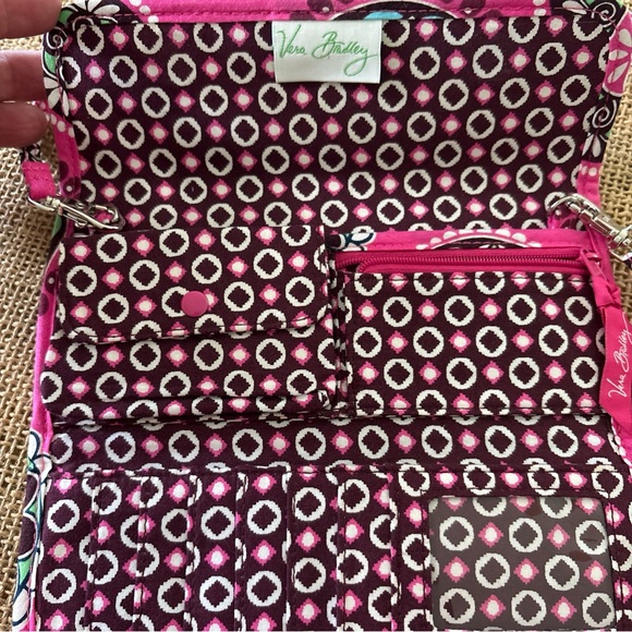 Vera Bradley Cupcake Pink Crossbody Wallet Coin Purse Strap Magnetic  9"x4" - Picture 2 of 9